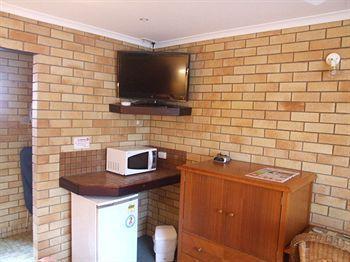 Pacific Paradise Airport Motel Екстер'єр фото